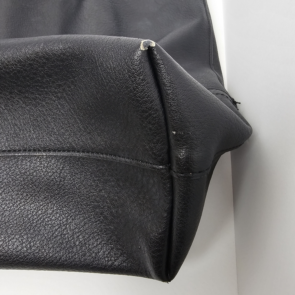 Large Tote - Picture 12 of 16